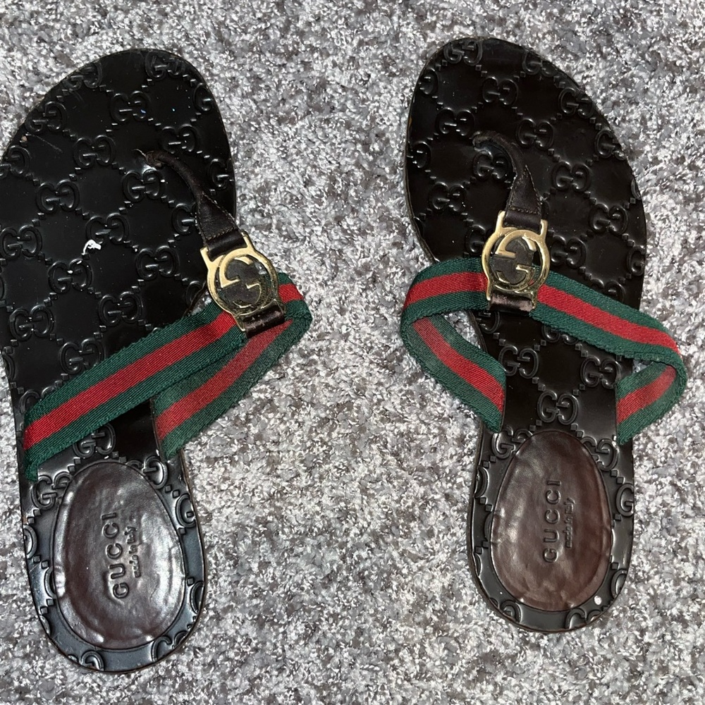 Gucci thong sandals